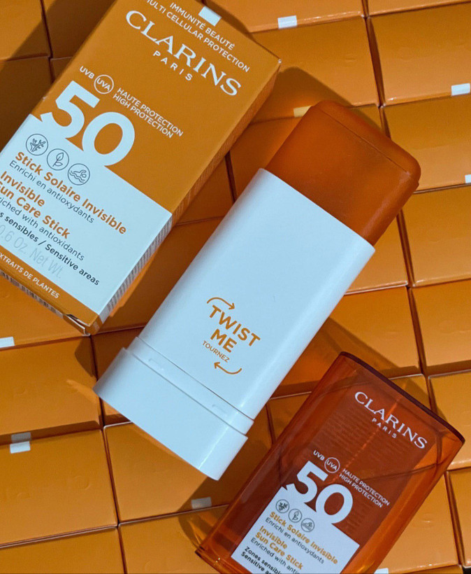 کرم ضد آفتاب استیکی کلارنس بی رنگ CLARINS SPF50 حجم 17 گرم